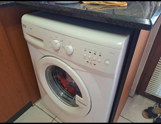 1 BEDROOM APARTMENT FOR SALE IN UVONGO BEACH